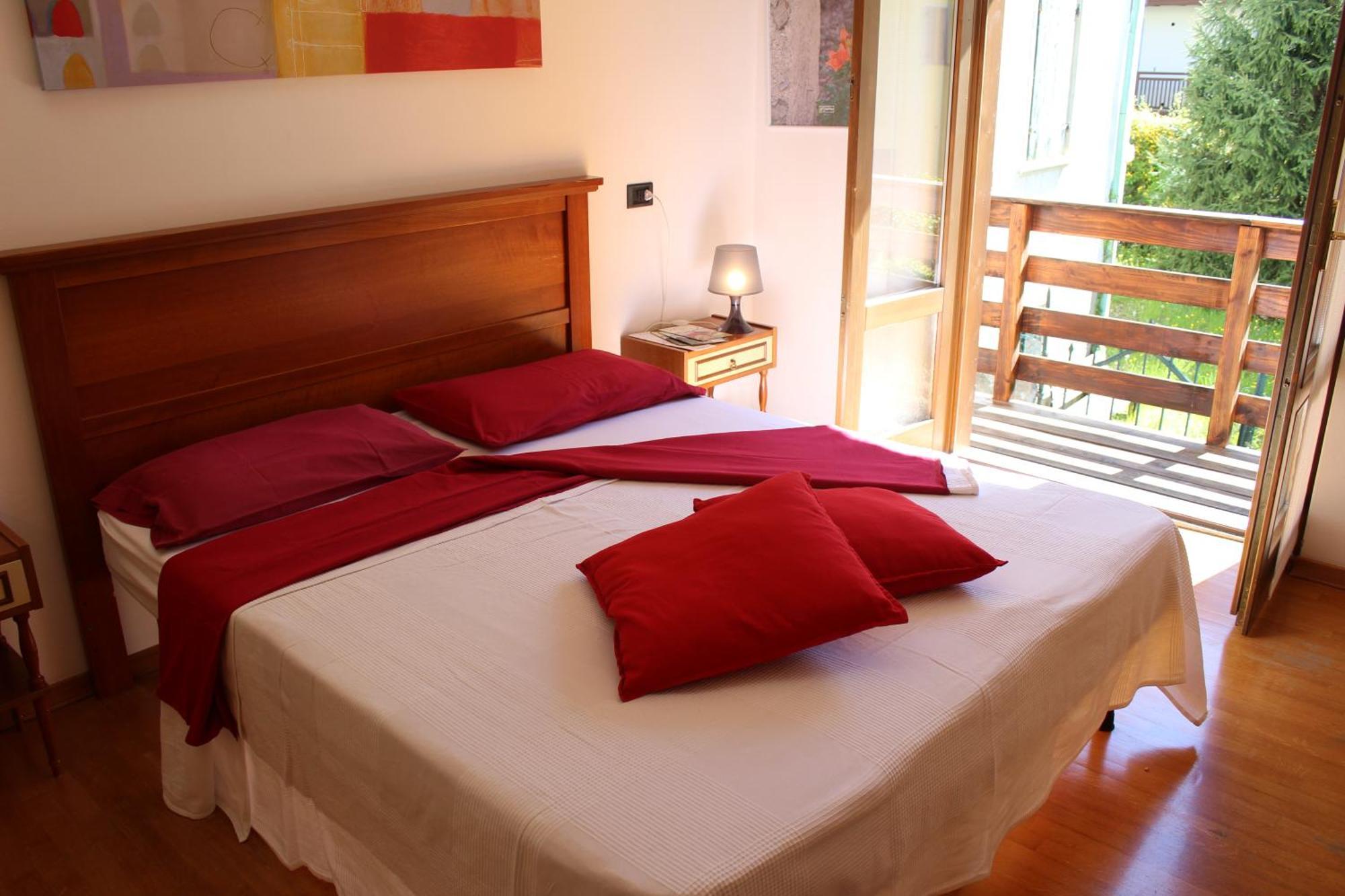 Residence Zecchini Tiarno di Sotto Luaran gambar