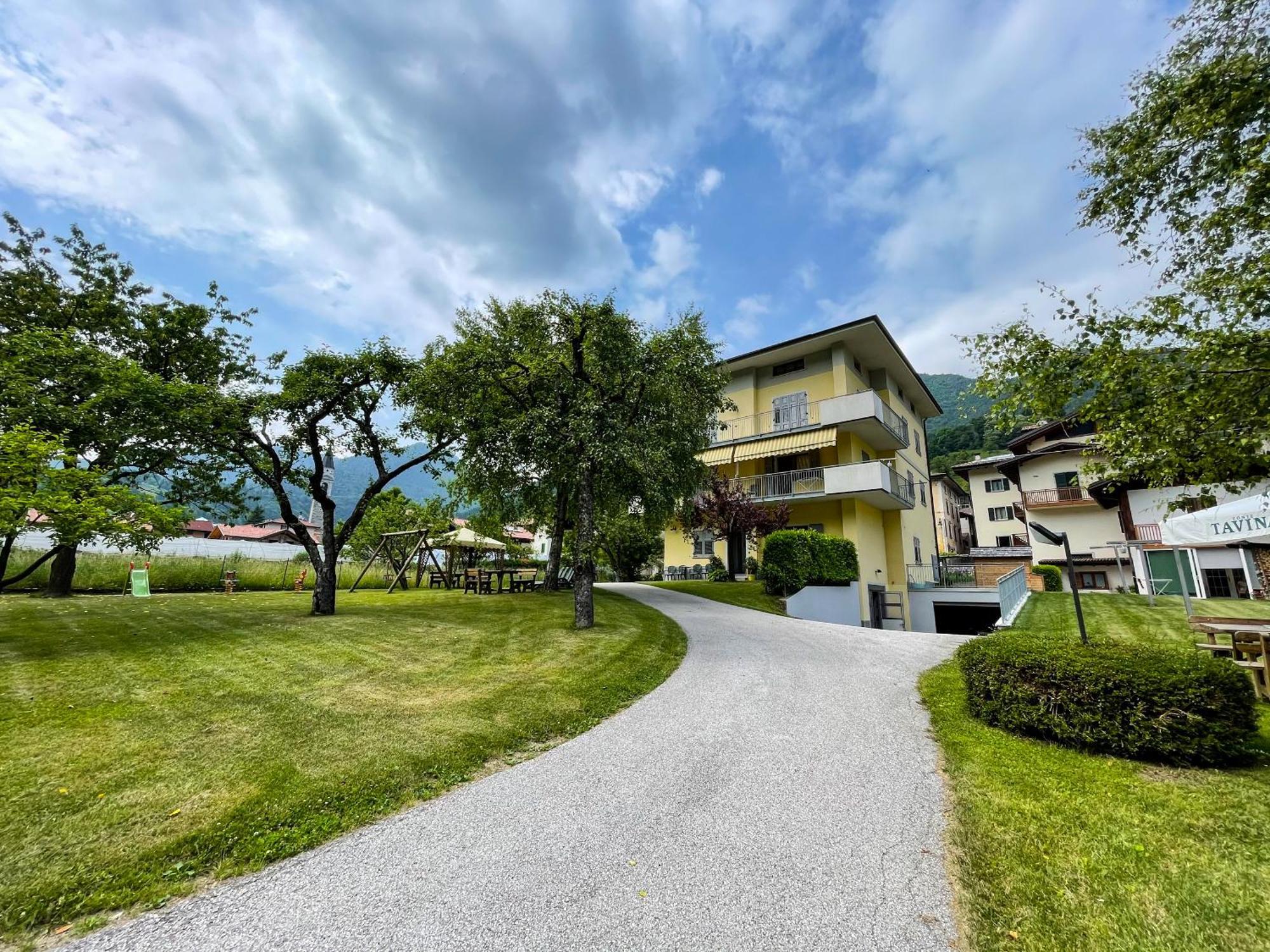 Residence Zecchini Tiarno di Sotto Luaran gambar